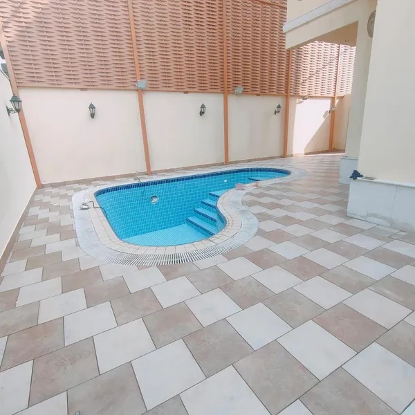  إنشاء المسابح من شركة كيان الشرق